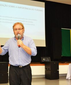 Ari Azambuja