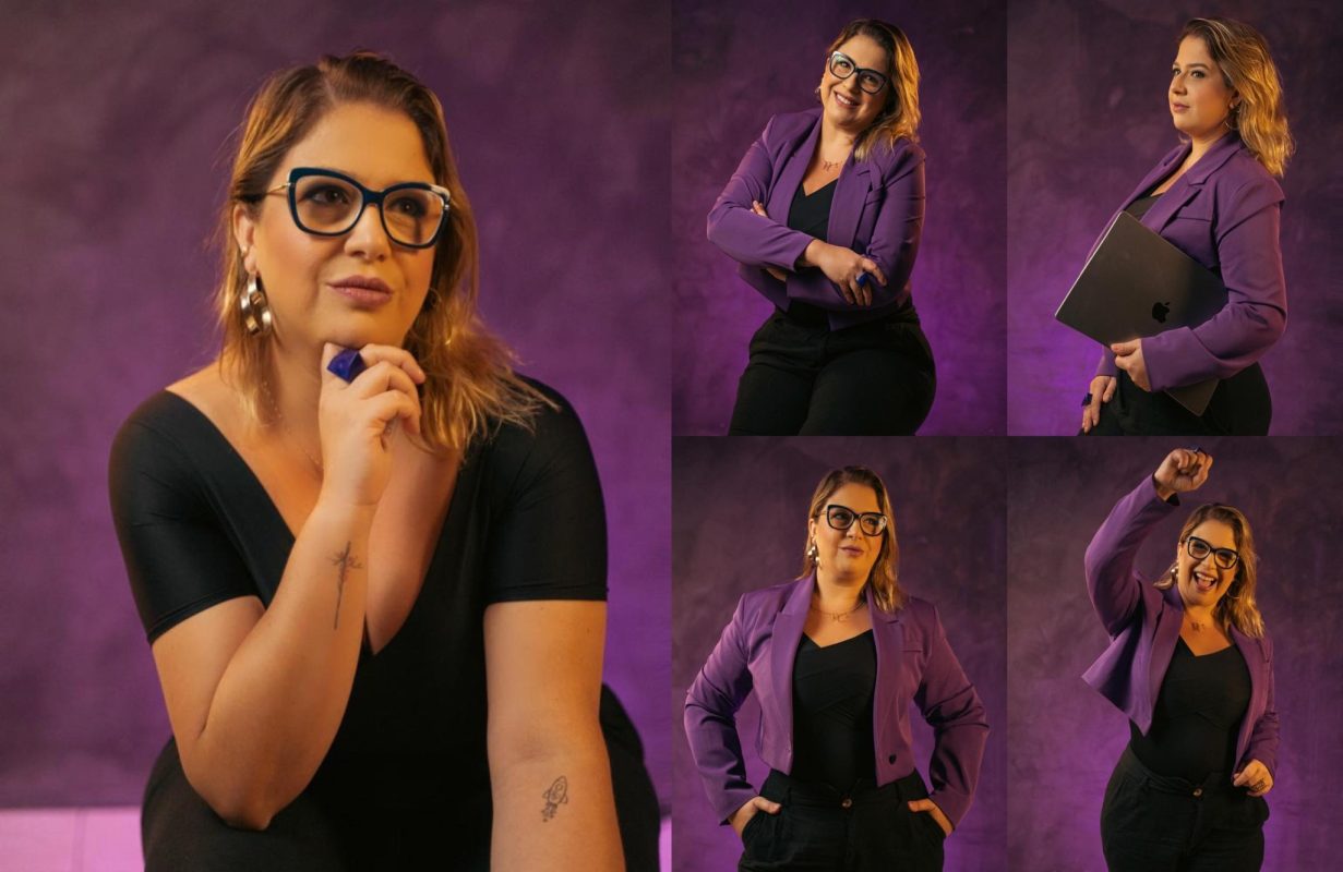 Montagem com cinco retratos da mentora Priscilla Cruz em diferentes poses, com expressão confiante e empoderada, usando óculos e blazer roxo, diante de fundo roxo.
